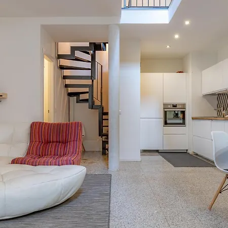 Moderno Loft A Due Passi Dal Lago Apartman *