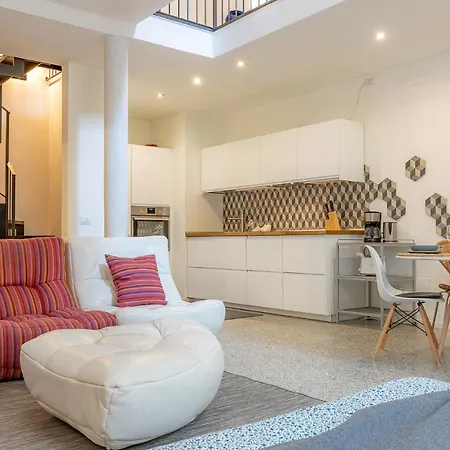 Moderno Loft A Due Passi Dal Lago شقة *