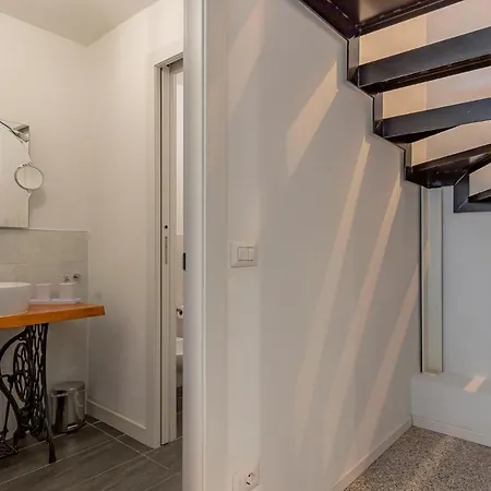 Moderno Loft A Due Passi Dal Lago Apartman