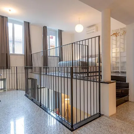 Moderno Loft A Due Passi Dal Lago Apartman Torno